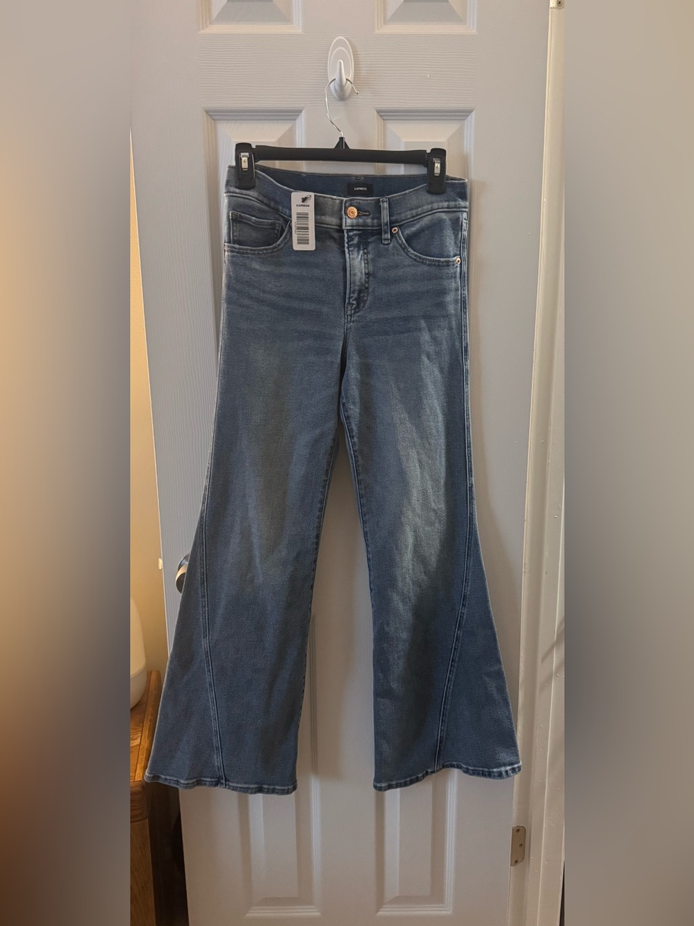 Express Wide-Leg Flare Jeans in Medium Blue Wash